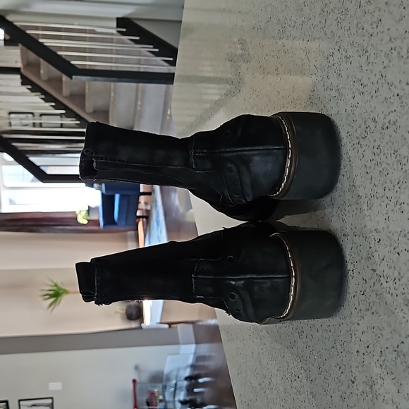 Suede Chelsea Boots - Picture 4 of 7